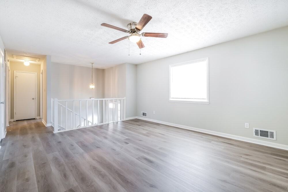 9039 Raven Dr - Photo 5 of 17