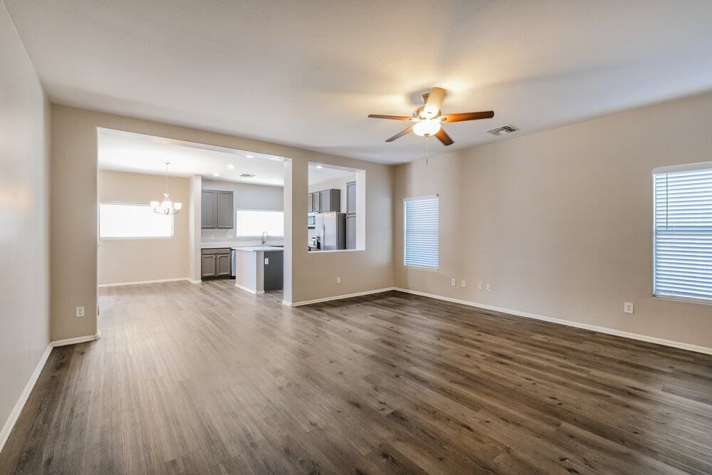 10911 W Mariposa Dr - Photo 5 of 17