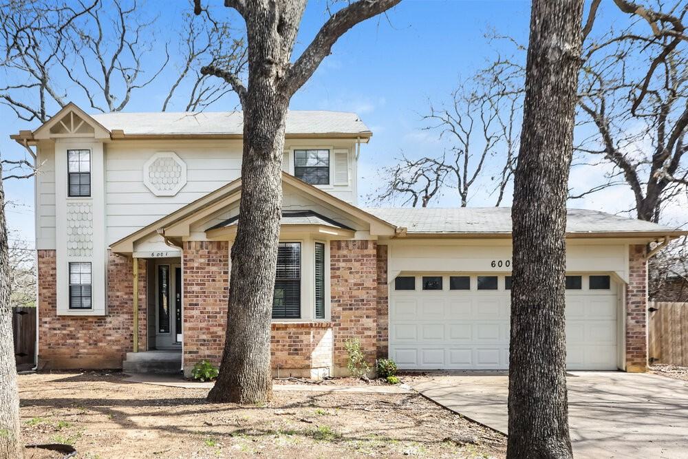 6001 Farmingdale Dr - Photo 4 of 17