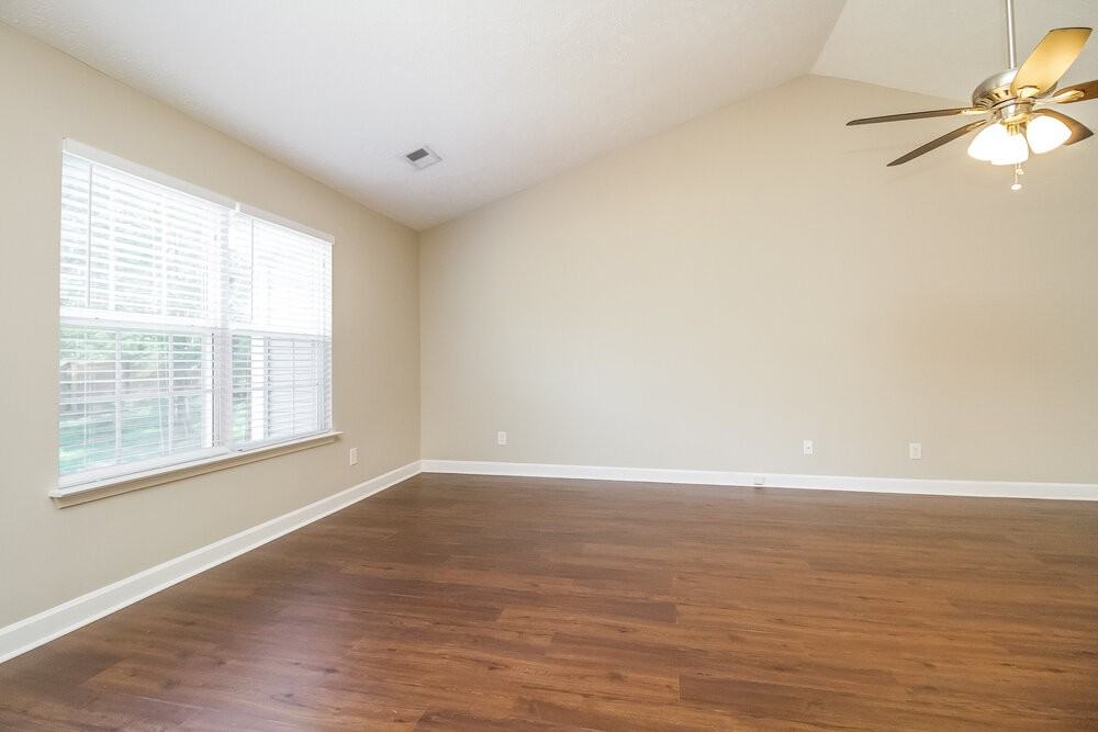 1127 Sunnycrest Ct - Photo 3 of 15