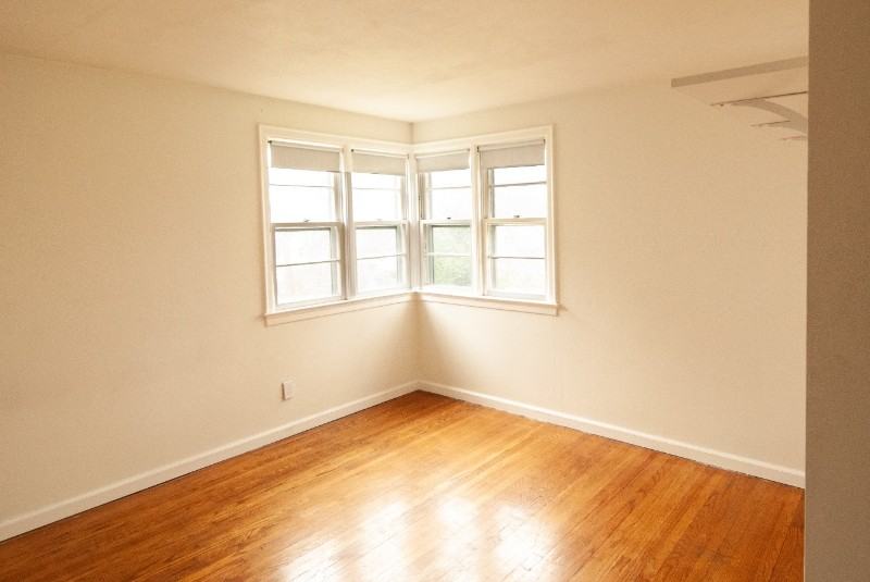 512 Nottingham Rd - Photo 3 of 24