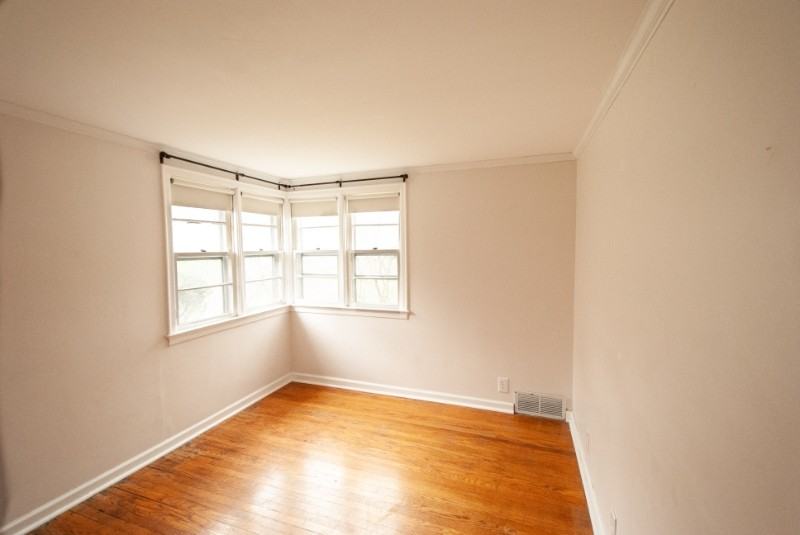 512 Nottingham Rd - Photo 4 of 24