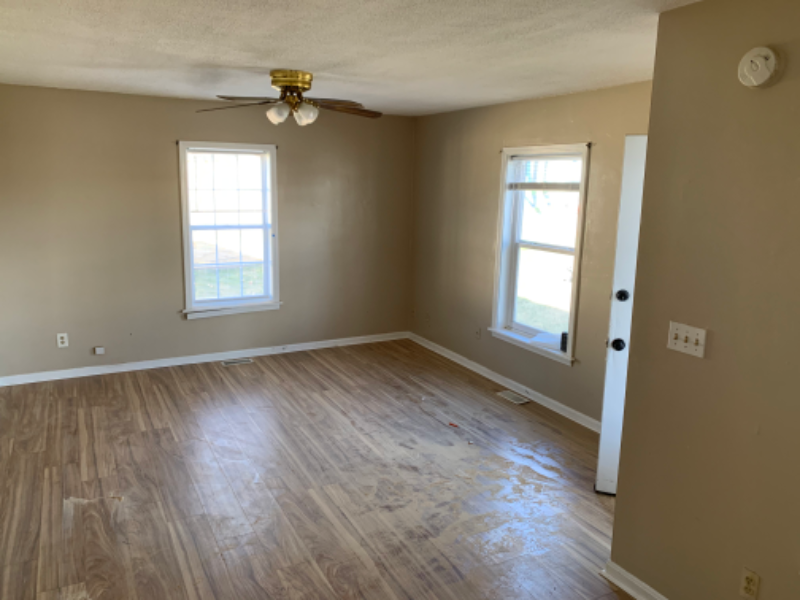 728 Watt St - Photo 3 of 6