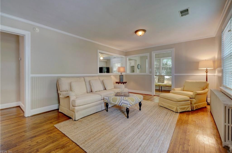 1404 Mallory Ct - Photo 2 of 24