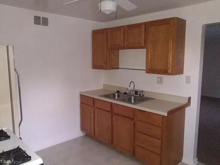 20801 Crystal Ave #1 - Photo 3 of 11