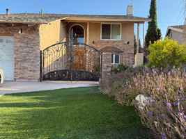 featured image of 933 S Susan St