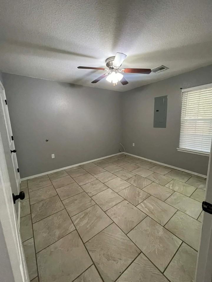 302 Smith Ave #302 - Photo 3 of 21