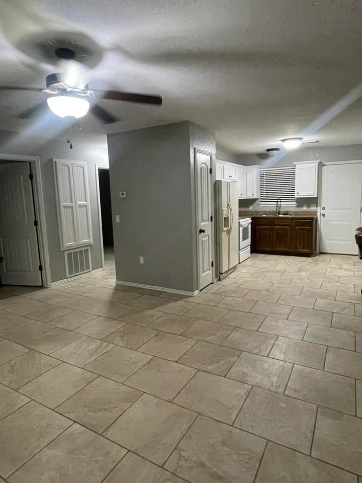 302 Smith Ave #302 - Photo 7 of 21