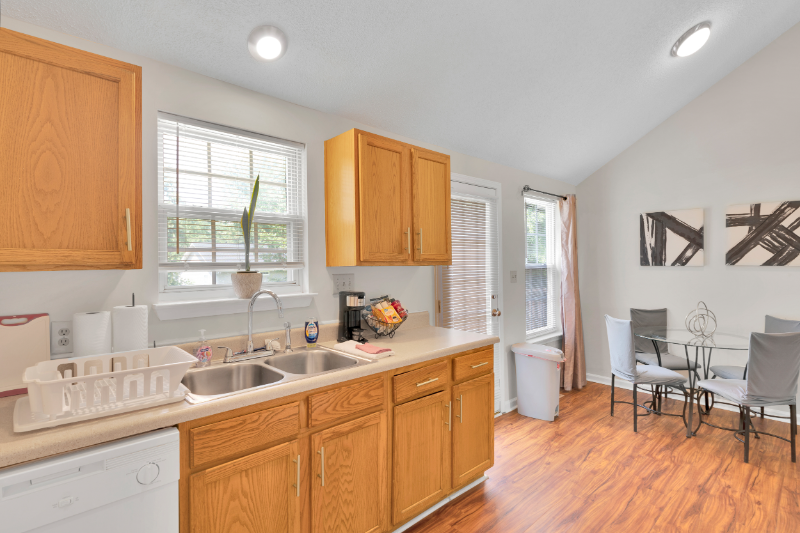 1216 Eagle Ridge Dr - Photo 5 of 24