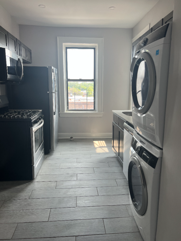 750 N Broad St #6J - Photo 7 of 10