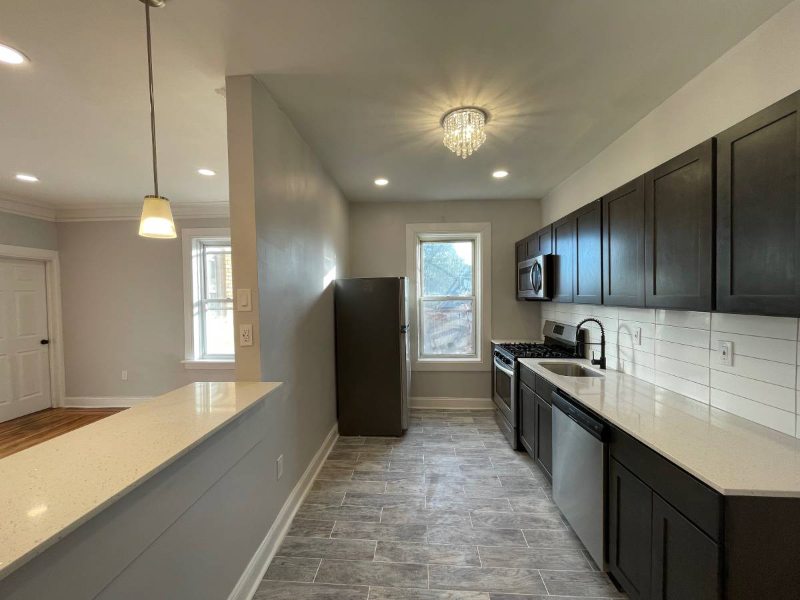 610 Salem Ave #B14 - Photo 2 of 10