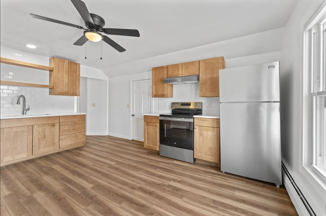 1130 Enfield St #1132B3rdFL - Photo 5 of 19