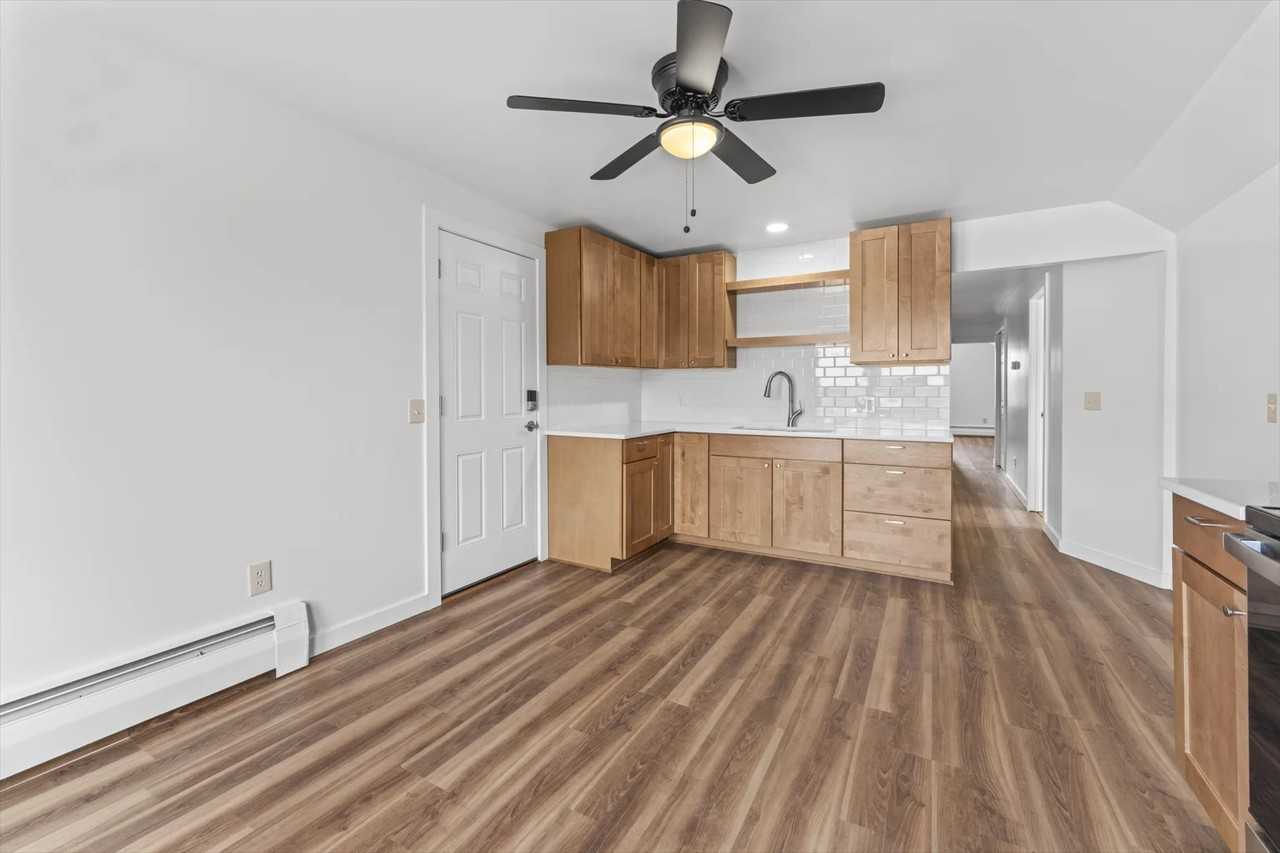 1130 Enfield St #1132B3rdFL - Photo 6 of 19