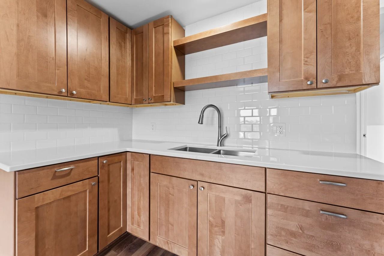 1130 Enfield St #1132B3rdFL - Photo 7 of 19