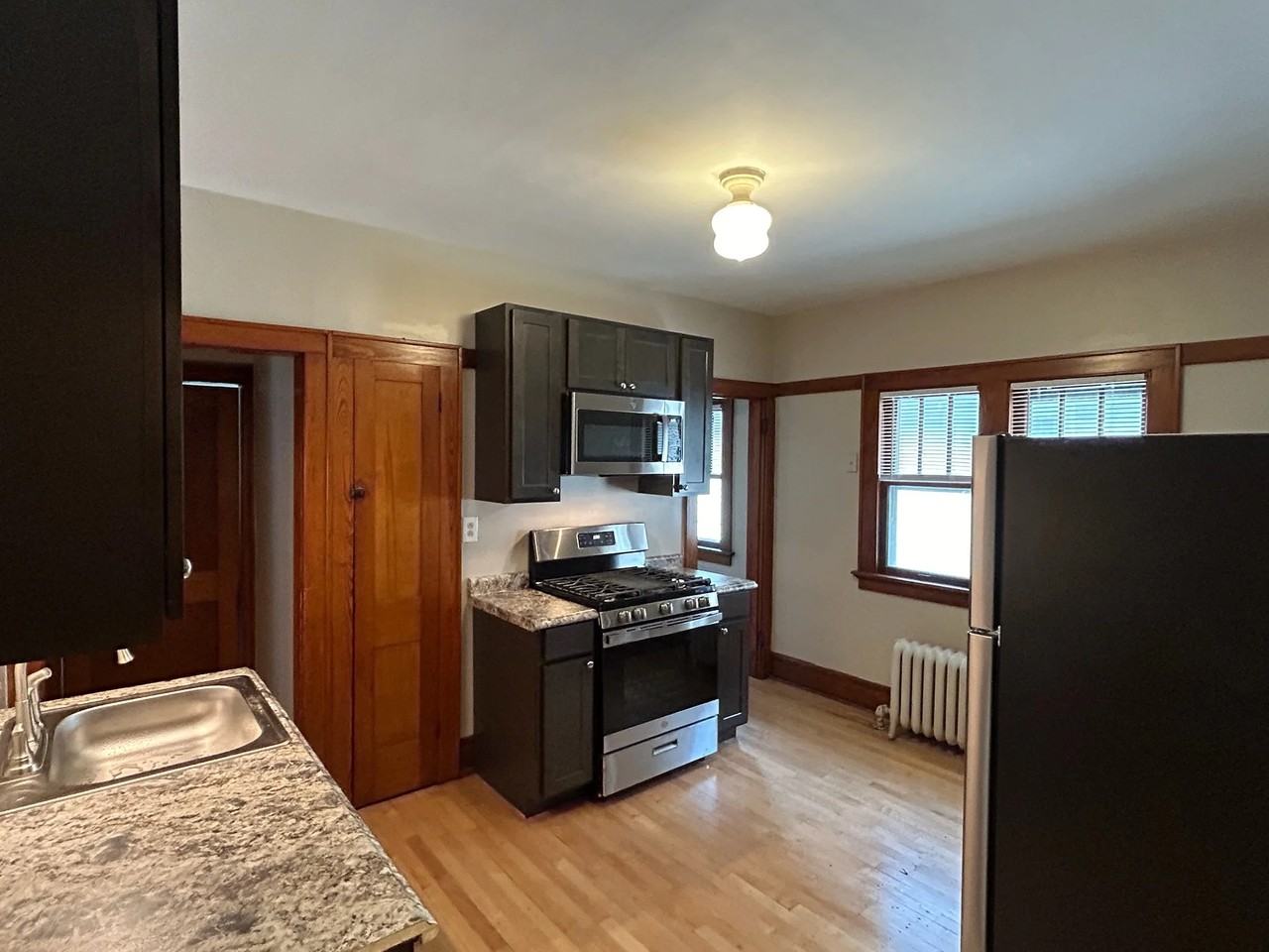 1933 N Cambridge Ave #1933 - Photo 2 of 11