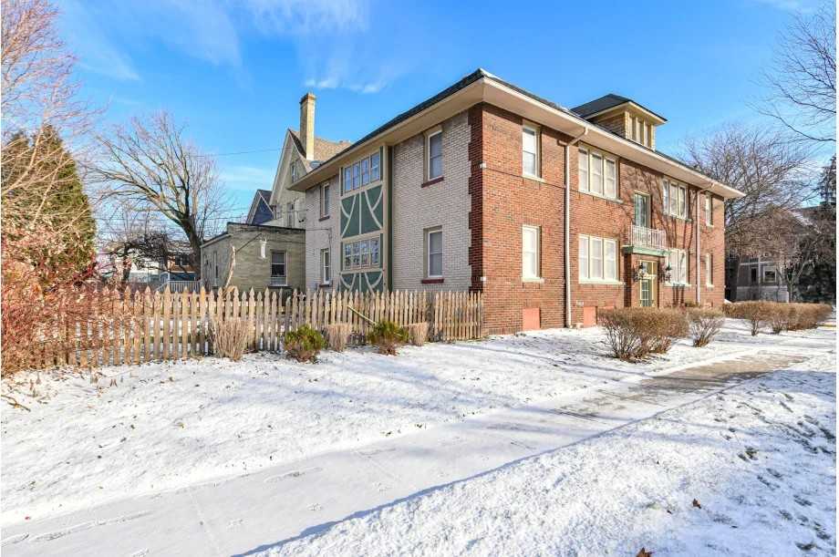 204 W Reservoir Ave #2 - Photo 4 of 13