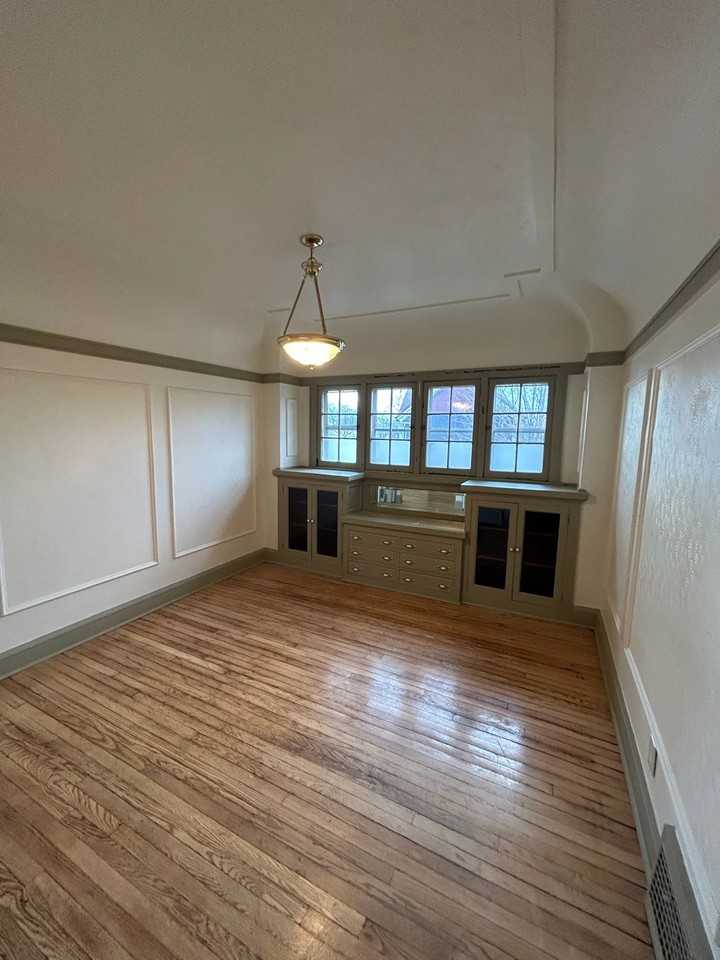 204 W Reservoir Ave #2 - Photo 6 of 13