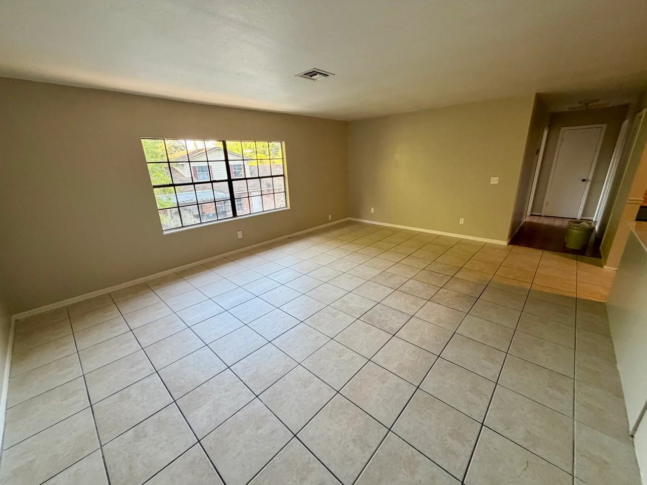 2504 Avenue O Nw - Photo 2 of 11