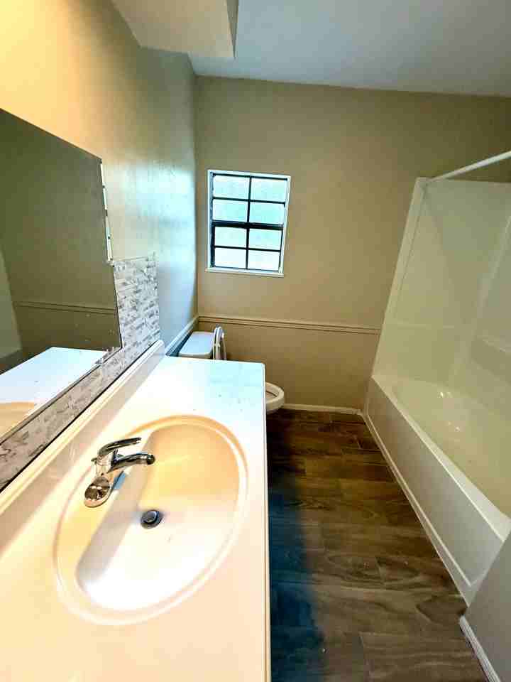 2504 Avenue O Nw - Photo 4 of 11