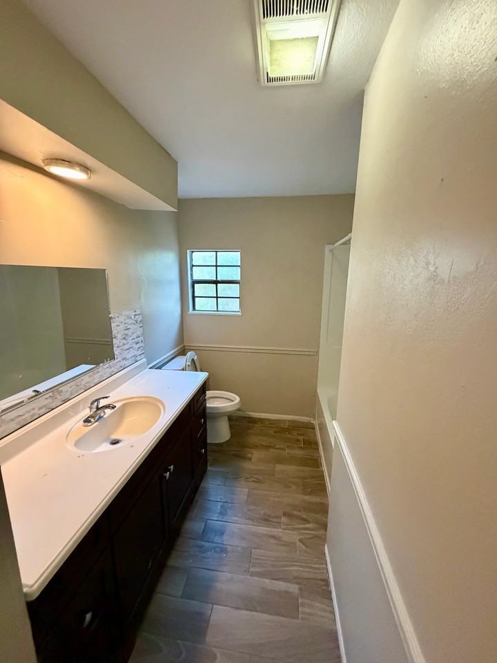 2504 Avenue O Nw - Photo 5 of 11