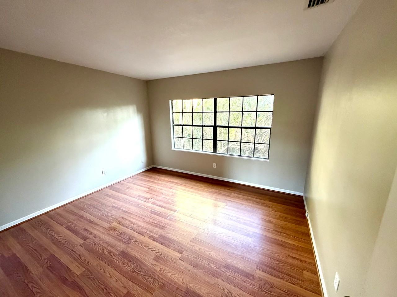 2504 Avenue O Nw - Photo 6 of 11