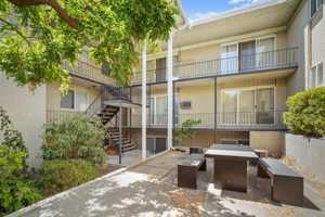 featured image of 673 E 6th Ave #10