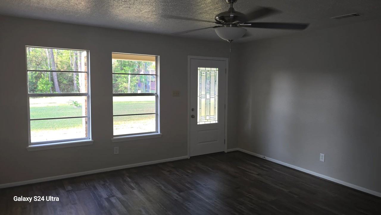 22744 Keith Dr - Photo 3 of 17