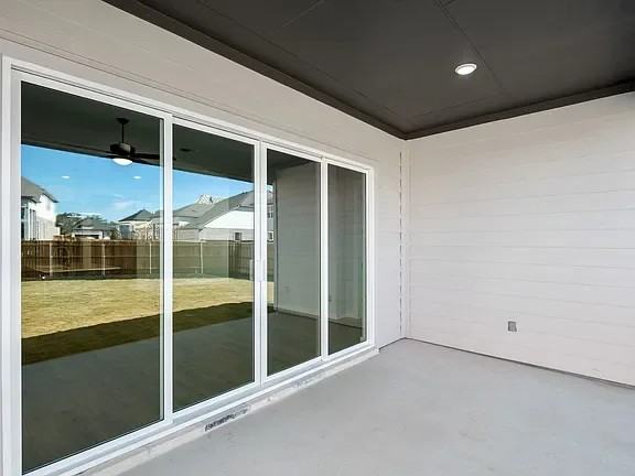 218 Craigends Yew Ln - Photo 2 of 8