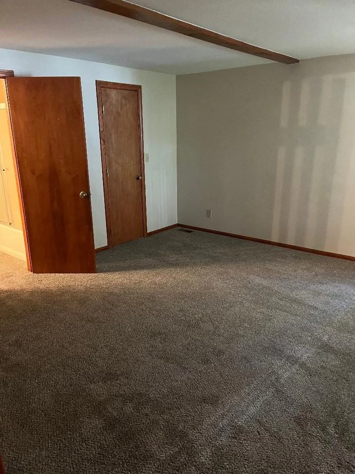 932 Berne Dr - Photo 3 of 8