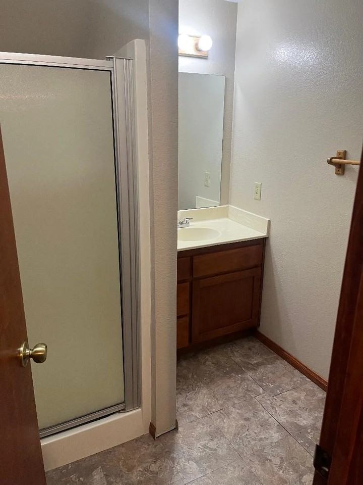 932 Berne Dr - Photo 6 of 8