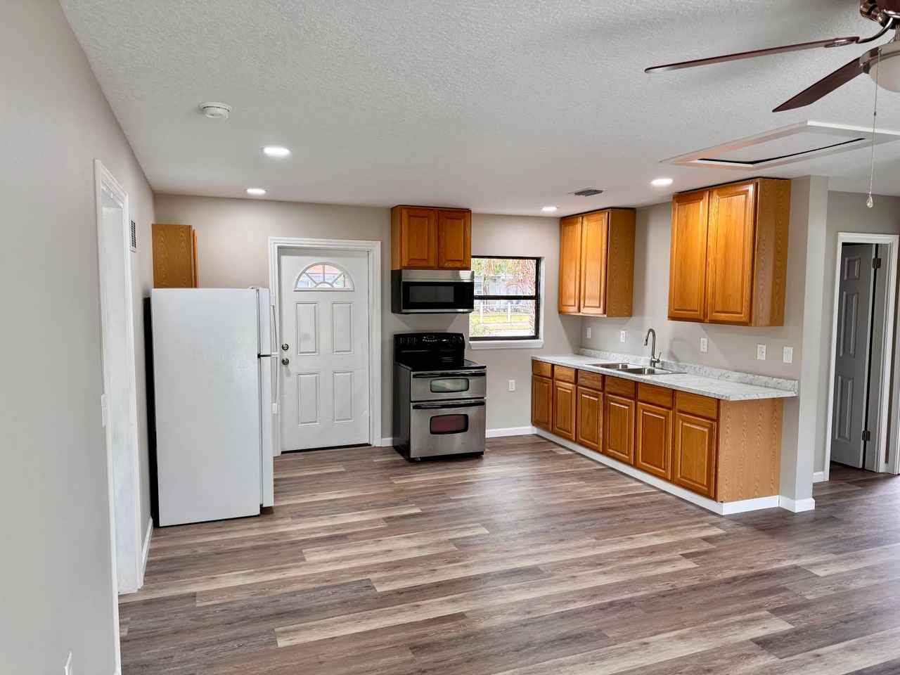 8115 Dominguin St - Photo 2 of 14