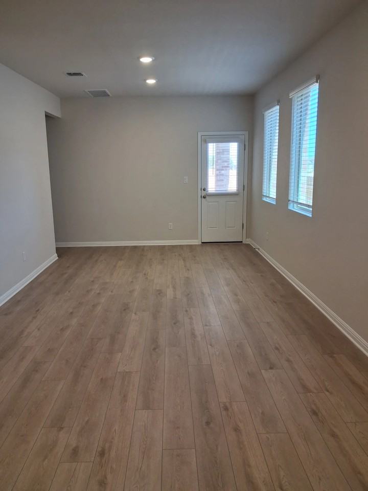 141 Knockout Rose Dr - Photo 4 of 20