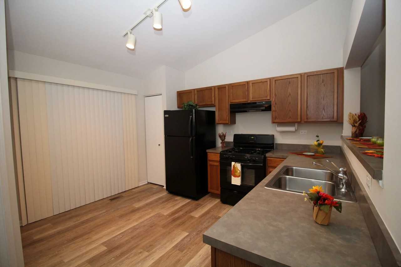 2464 Summerwind Ln - Photo 6 of 16