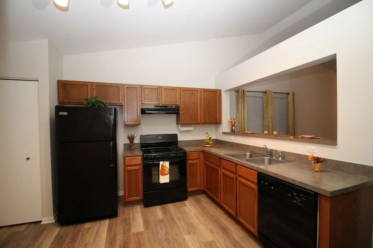 2464 Summerwind Ln - Photo 5 of 16