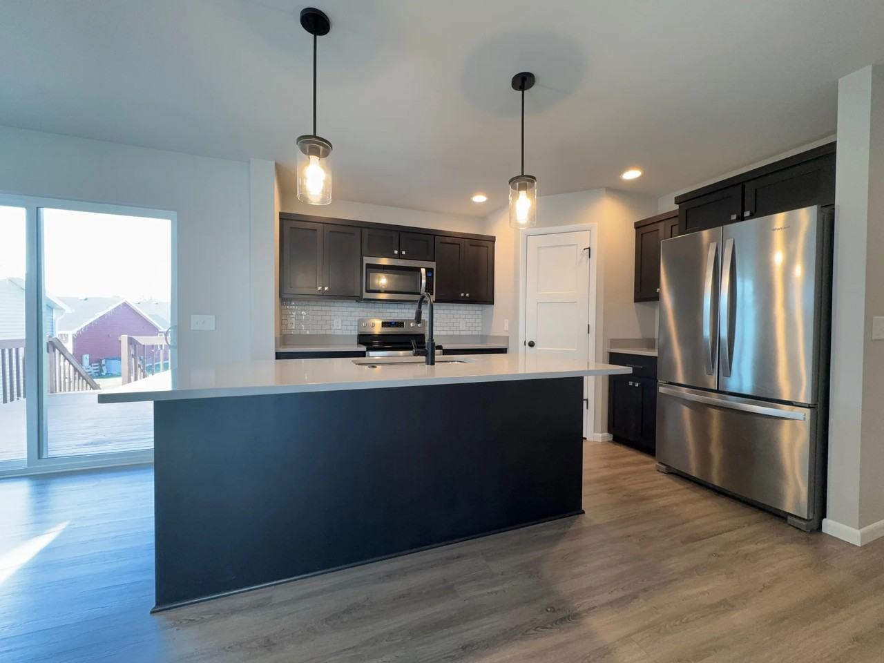 616 Hillcrest Dr - Photo 3 of 20