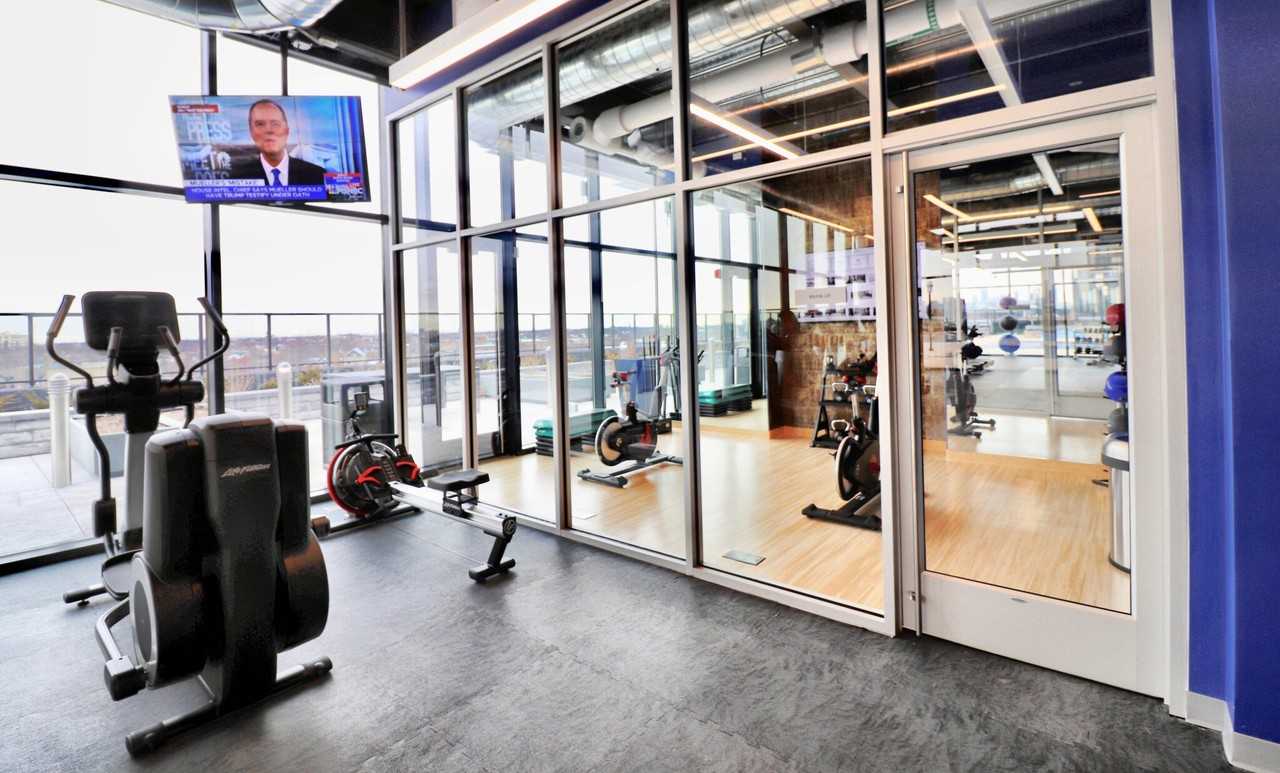 1031 W Addison St - Photo 5 of 6