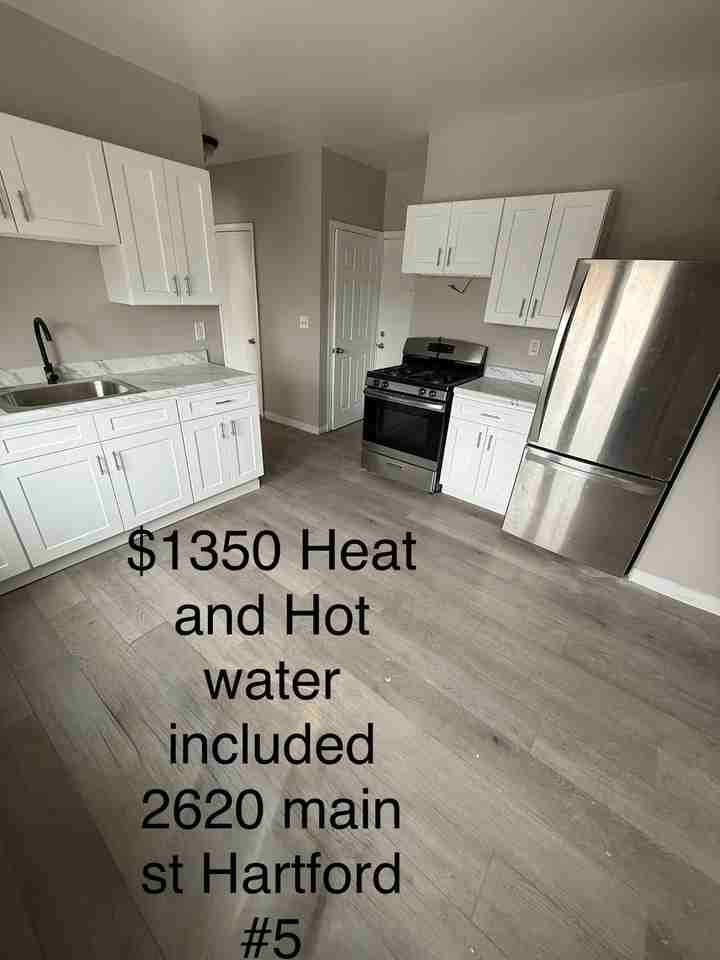 2620 Main St - Photo 3 of 9