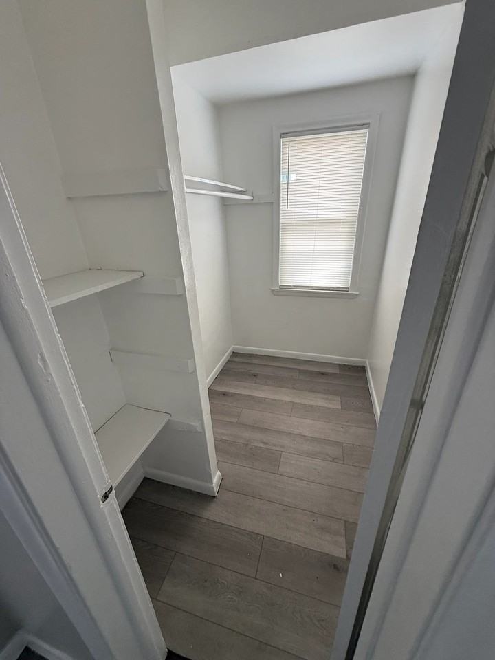 2620 Main St - Photo 5 of 9