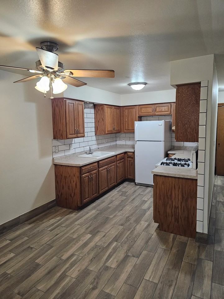 4812 N 104th St #4 - Photo 7 of 20