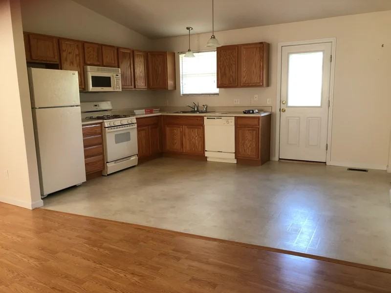 340 Oak Ridge Pkwy - Photo 4 of 9