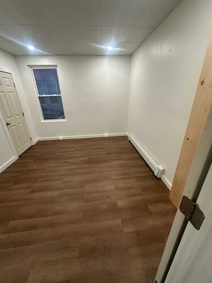 54 Knox St #1 - Photo 3 of 9