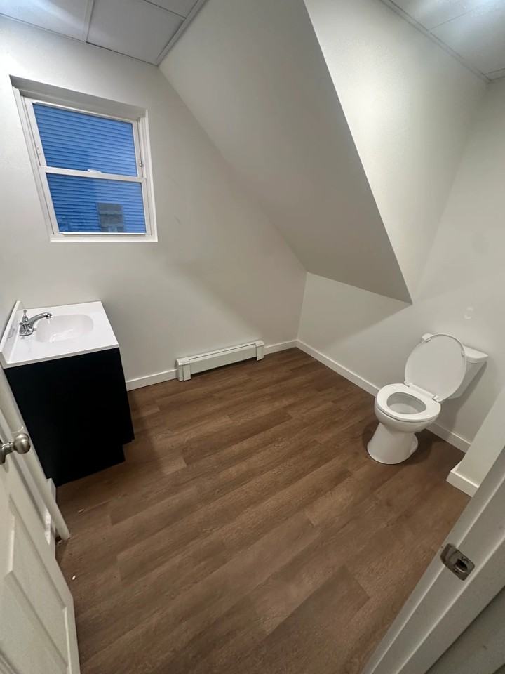 54 Knox St #1 - Photo 5 of 9