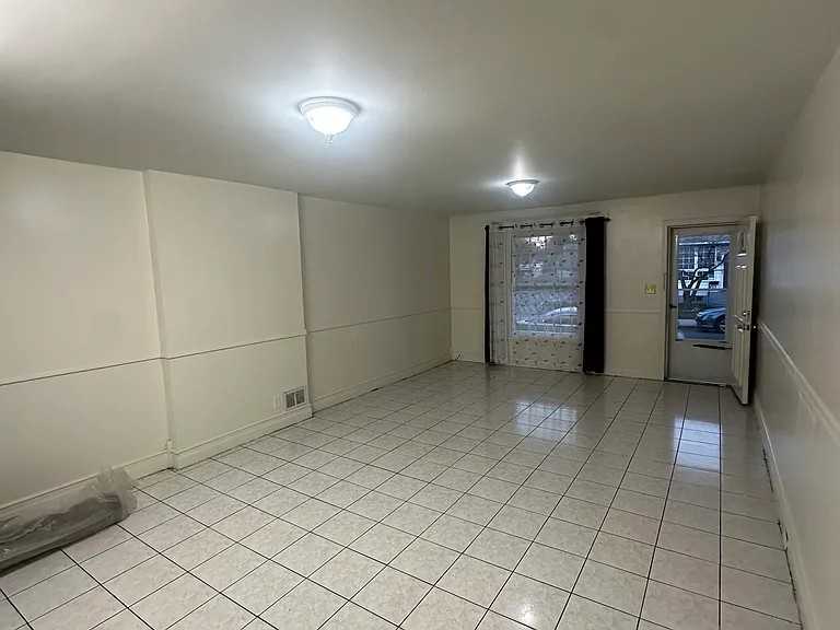 410 N Halstead St - Photo 4 of 10