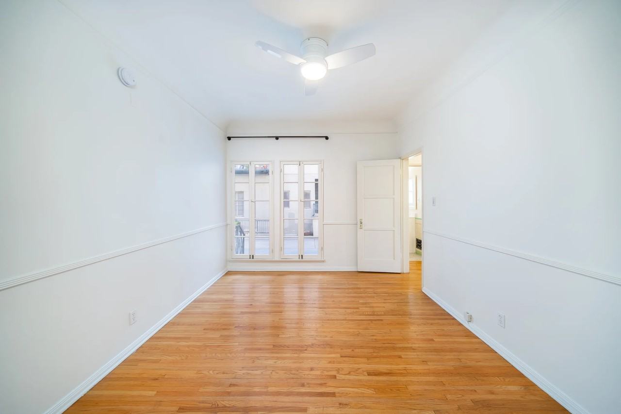 648 S Burnside Ave - Photo 5 of 16