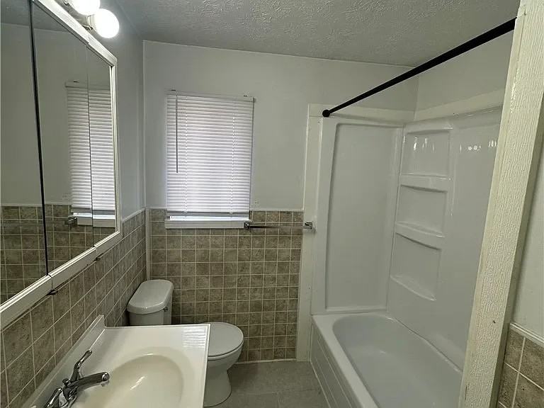 29902 Most Utilities Included Free.Euclid Ave. - Photo 7 of 9