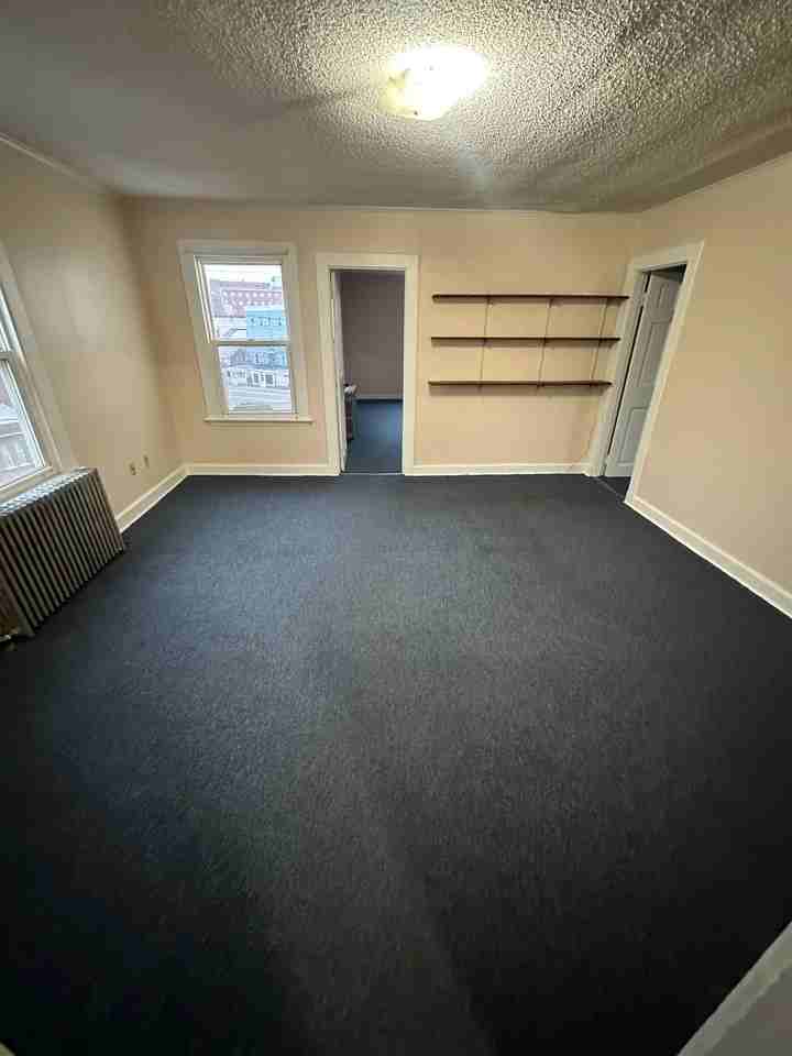 57 College St #3 - Photo 5 of 11