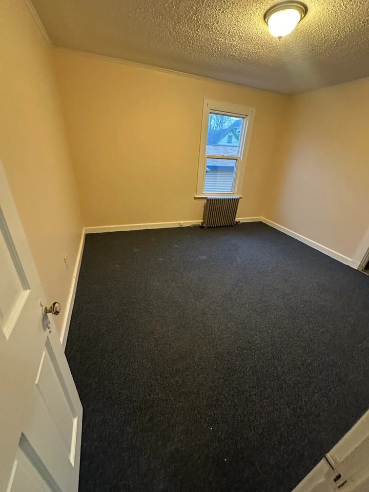 57 College St #3 - Photo 6 of 11