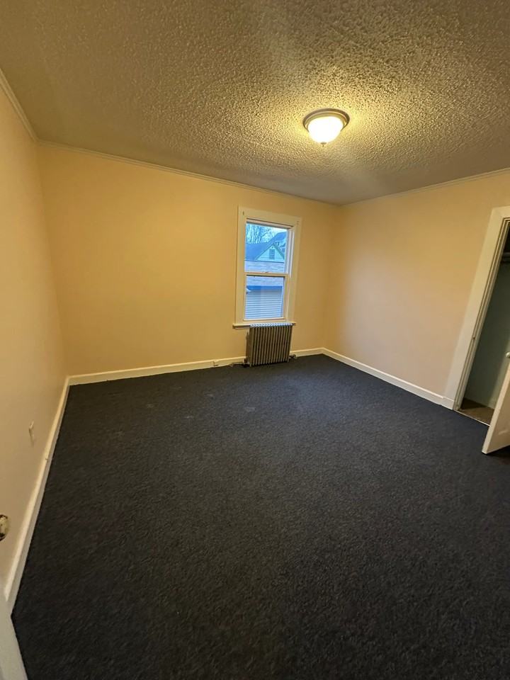 57 College St #3 - Photo 7 of 11