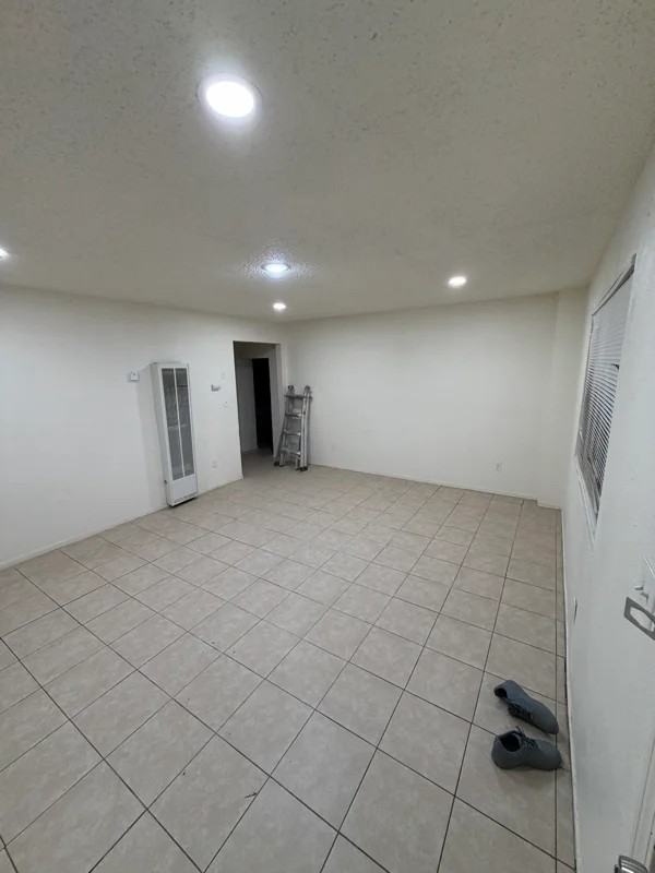 1806 Mccray St - Photo 3 of 5