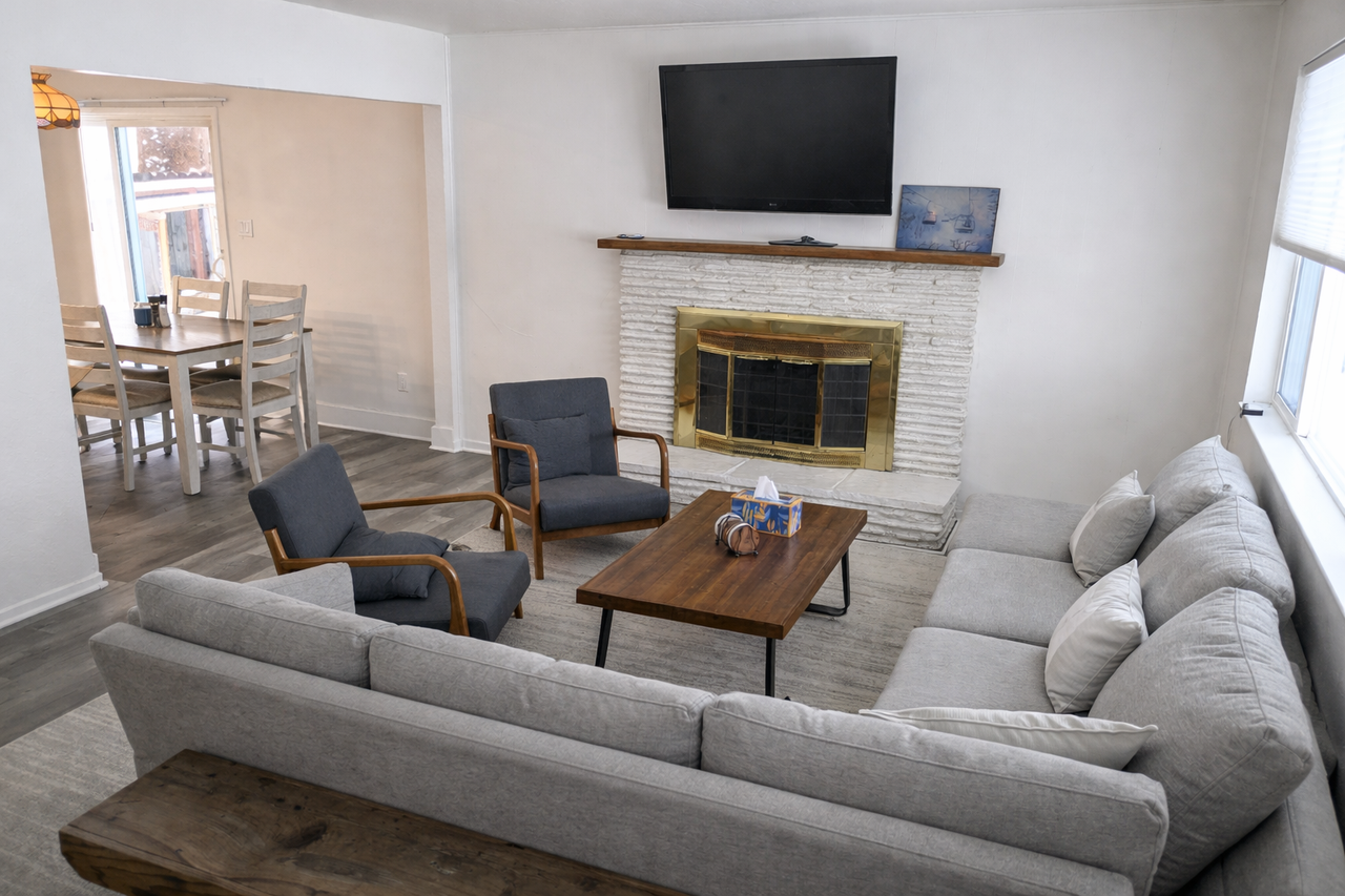 2544 Elwood Ave #2 - Photo 3 of 13